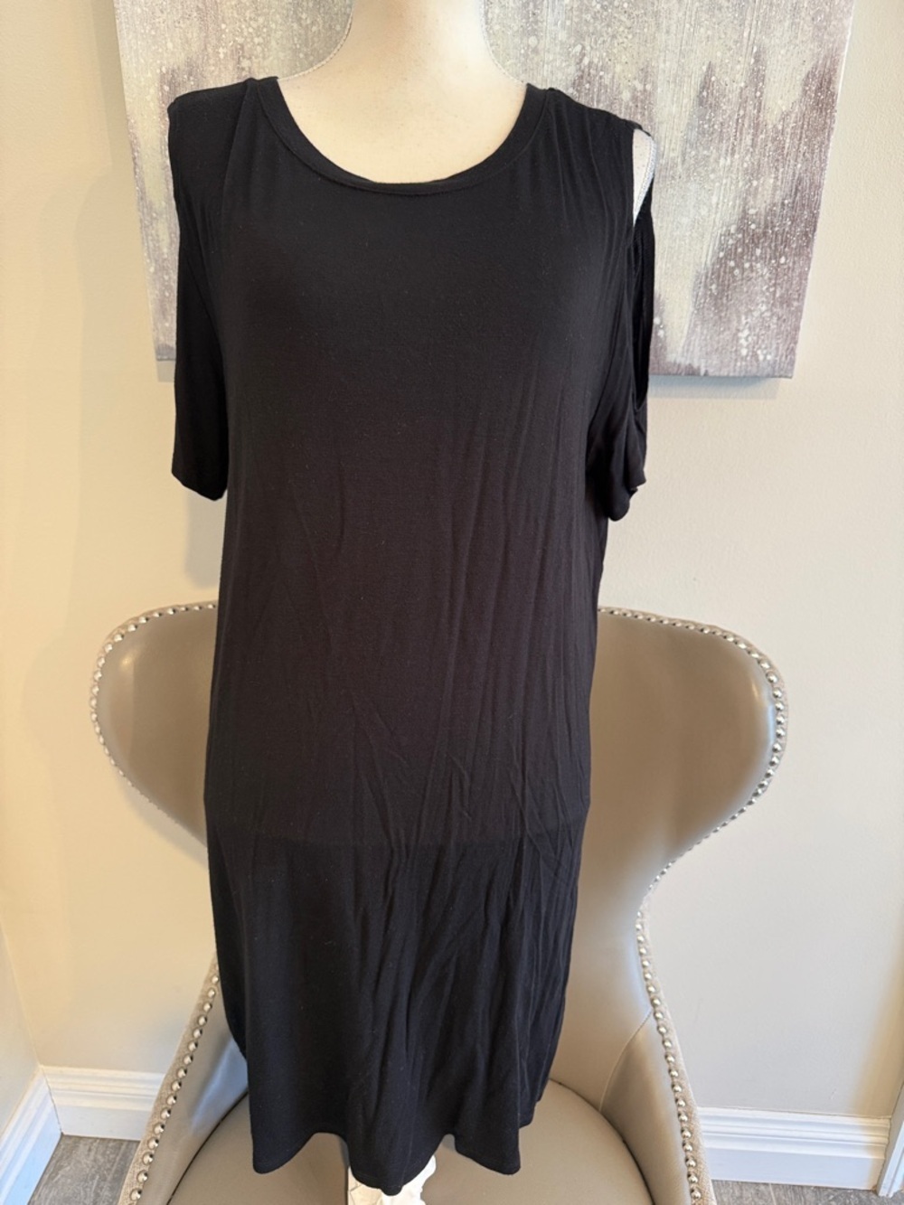 Black Cold-Shoulder Short Sleeve Dress